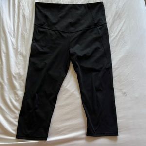 GapFit Maternity blackout technology leggings